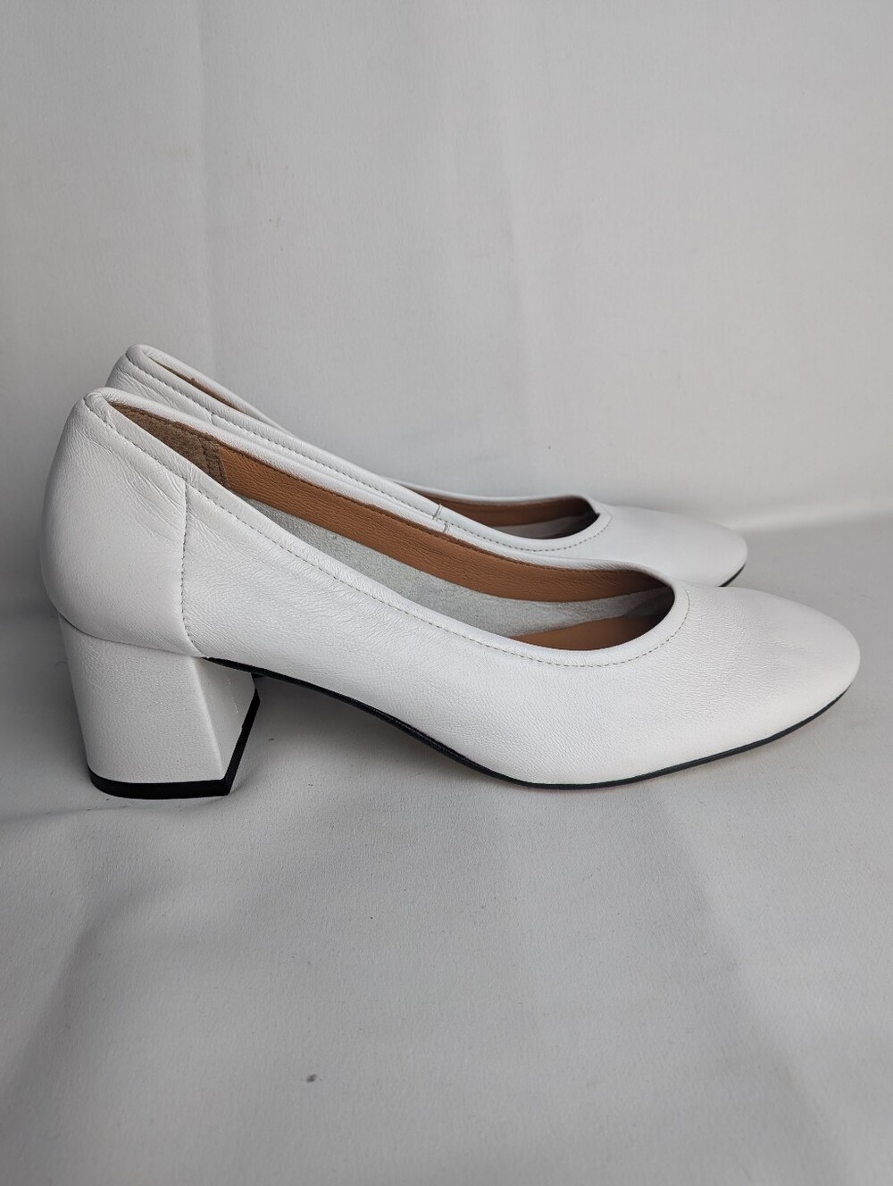 L'INTERVALLE women White Leather Heel Shoes Size 37 = 6.5, 7 US Round Tip - Picture 2 of 8